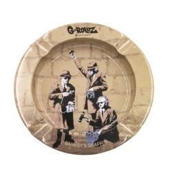 G-Rollz Metal Tin Ashtray Banksy’s Graffiti II Spy Booth kaufen im Headshop Schweiz